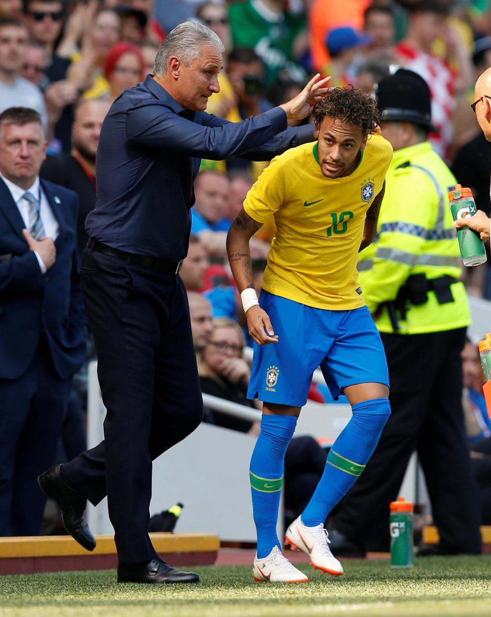 内马尔重返赛场，领先优势明显首场状态出色，法国队观众沸腾！-app下载